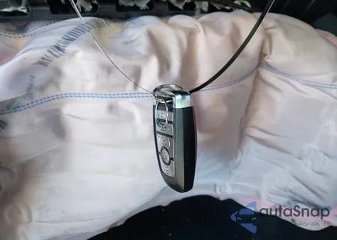 2022 Ford Edge Titanium z USA, uszkodzony, nr VIN 2FMPK4K95NBA38093